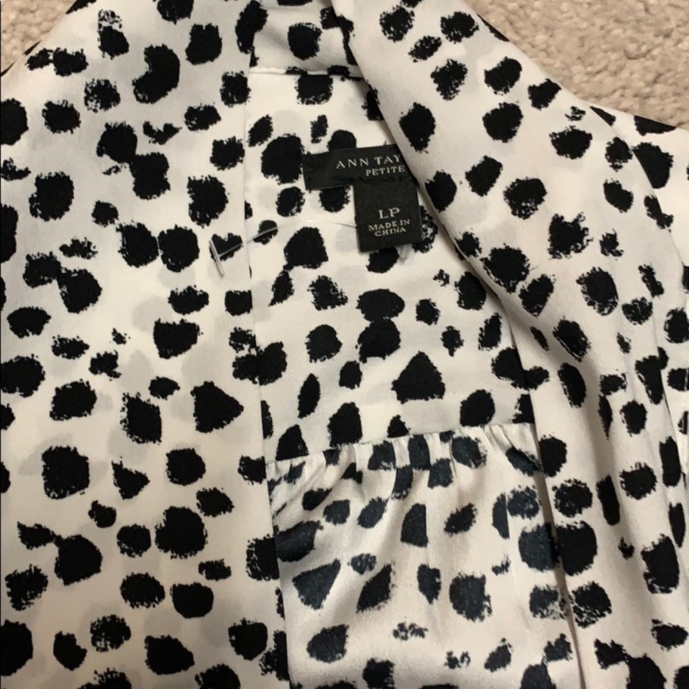 Blouse - Picture 2 of 3
